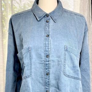 American Eagle woman’s blouse